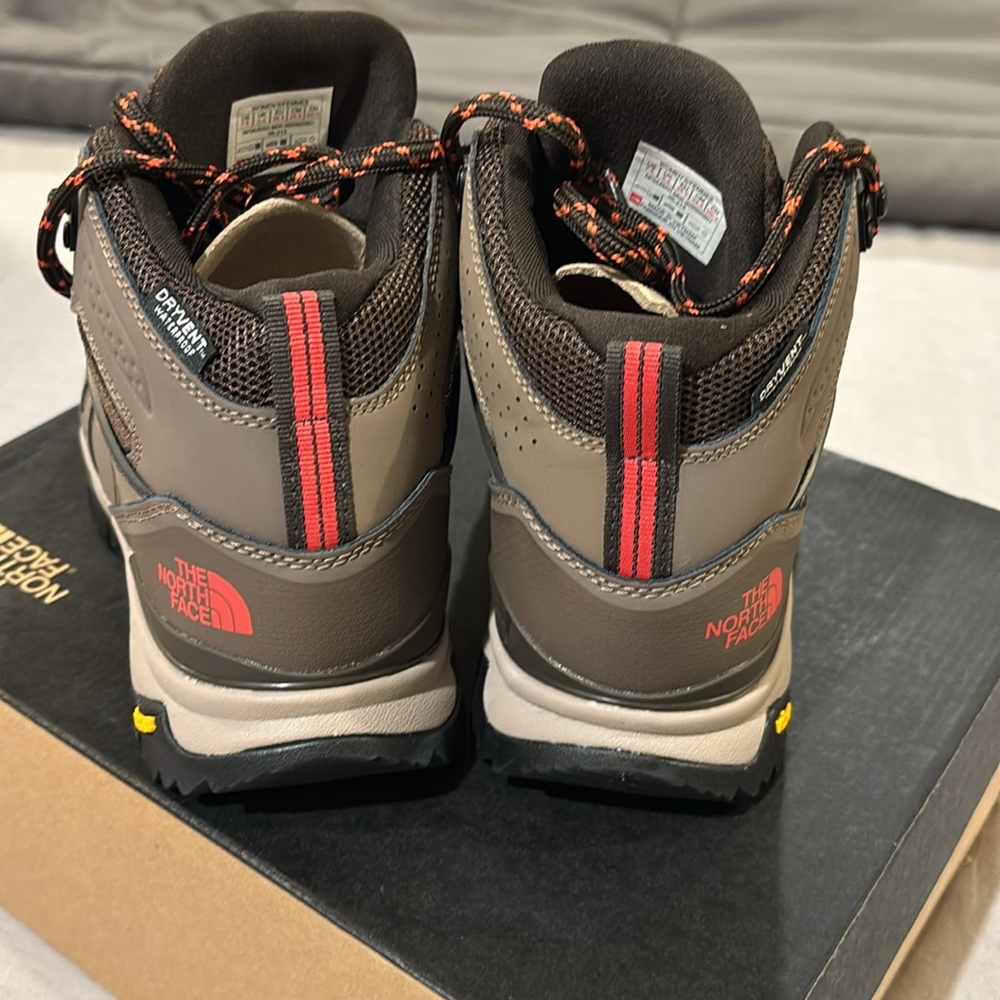 The North Face Hedgehog Hiking sneakers - Picture 3 of 7